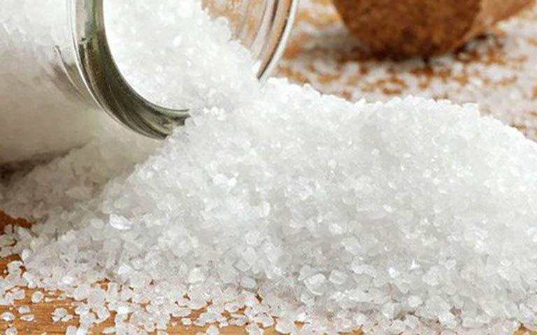 Không lạm dụng các mẹo dùng muối trị mề đay khi bệnh nặng