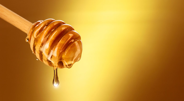 Ăn mật ong nguyên chất có tác dụng giảm tình trạng phản ứng dị ứng trong cơ thể